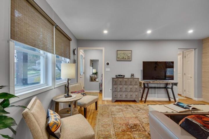 2br Dog-friendly In 2-fam - Comfy Retreat Apartment Boston